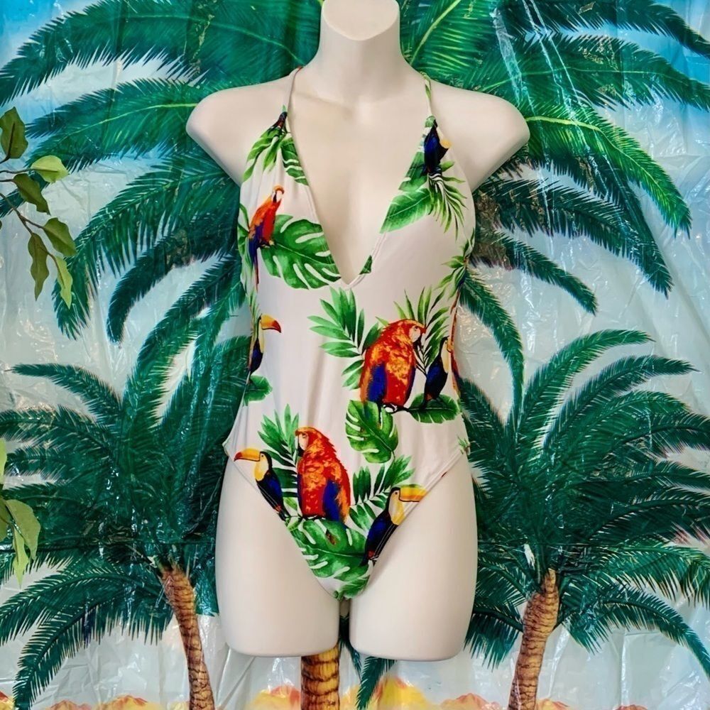 Bathing Suits Bundle (14) - Picture 6 of 16